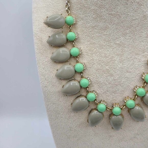 J Crew Silver Tone Gray and Turquoise Resin Statement Necklace NWOT! - Picture 8 of 9